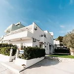 Moderne Mit Meerblick By Interhome * Komarna