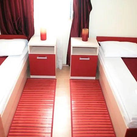 Moderne Mit Meerblick By Interhome