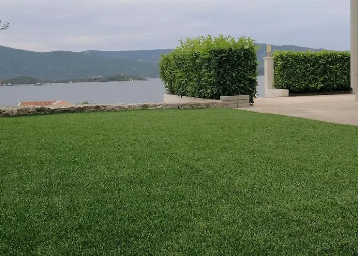 Moderne Mit Meerblick By Interhome 科马尔纳