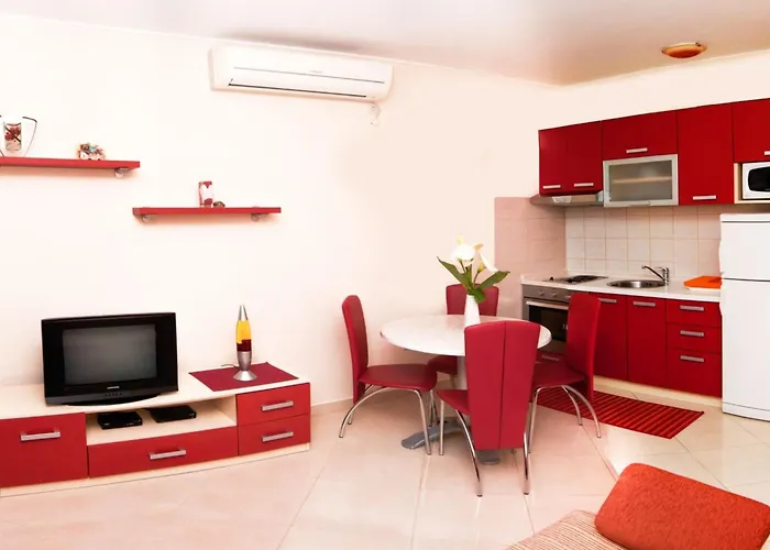 아파트 Moderne Mit Meerblick By Interhome 코마르나