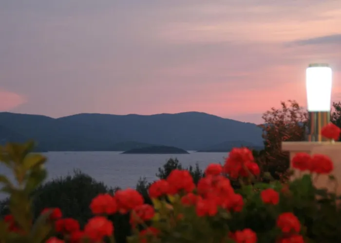 Moderne Mit Meerblick By Interhome *